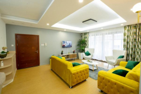 COZY 3-BEDROOM SERVICED APARTMENT IN LAVINGTON BY COZY HOMEs